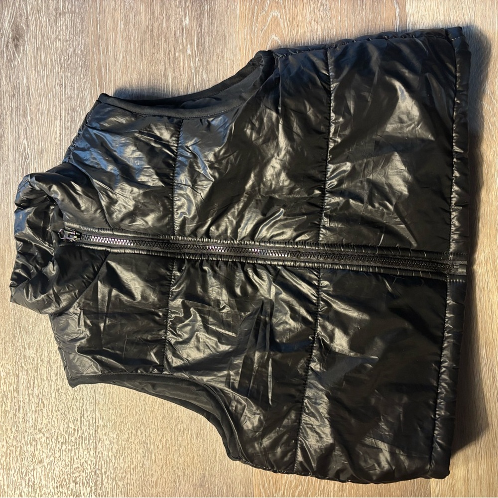 Black Cropped Women's Vest
